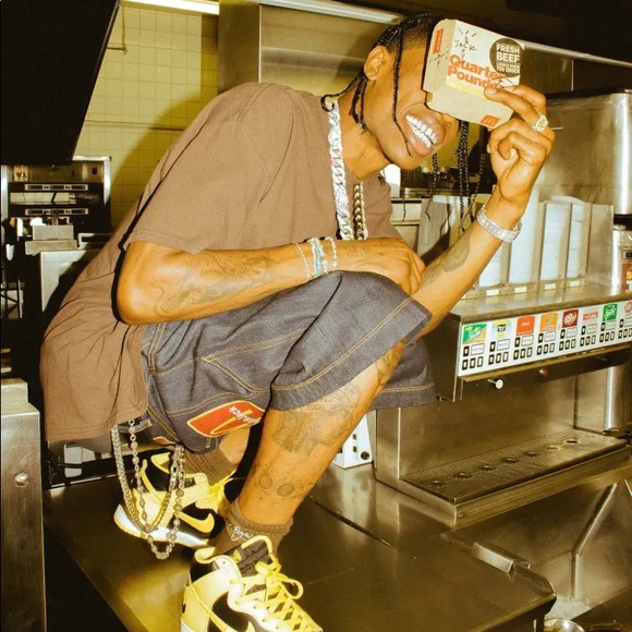Travis Scott x Cactus Jack x McDonald’s Collaboration Smile Clutch crossbody bag - Picture 8 of 17